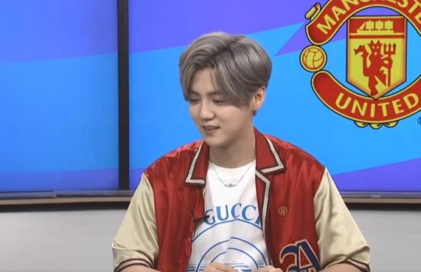 邮报:鹿晗现场观看了曼联2-0埃弗顿,并和拉什福德加纳乔交流