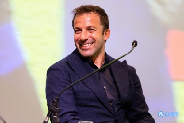 皮耶罗:奥斯梅恩本场表现糟糕,但至少他的比赛态度是积极的