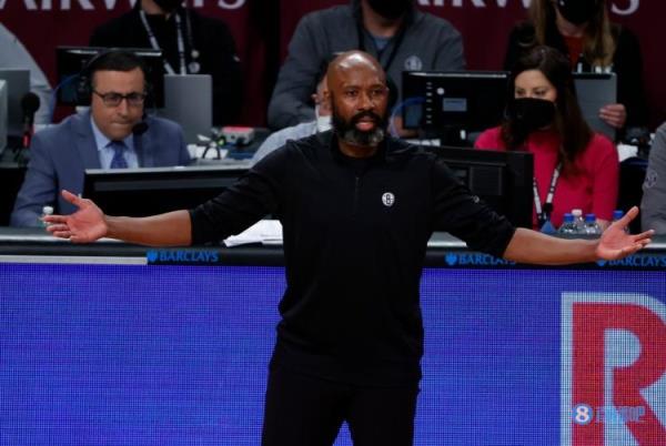 网记:内部担心沃恩或妨碍他们得到顶级球员 有球员对他失去信心