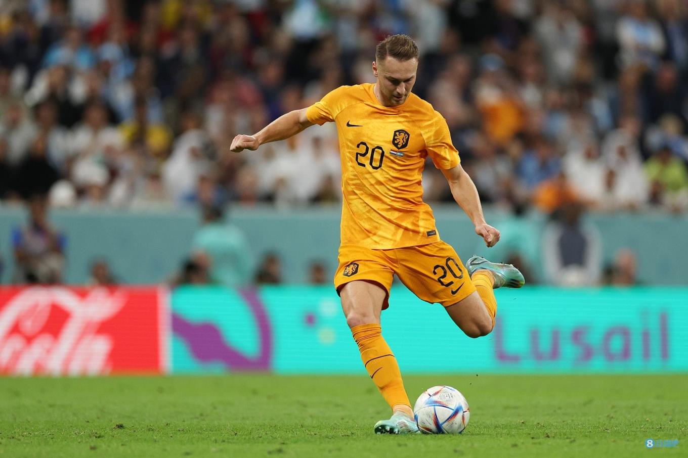 米体:尤文夏窗首选引进库普梅纳斯替代博格巴,弗格森是备选方案