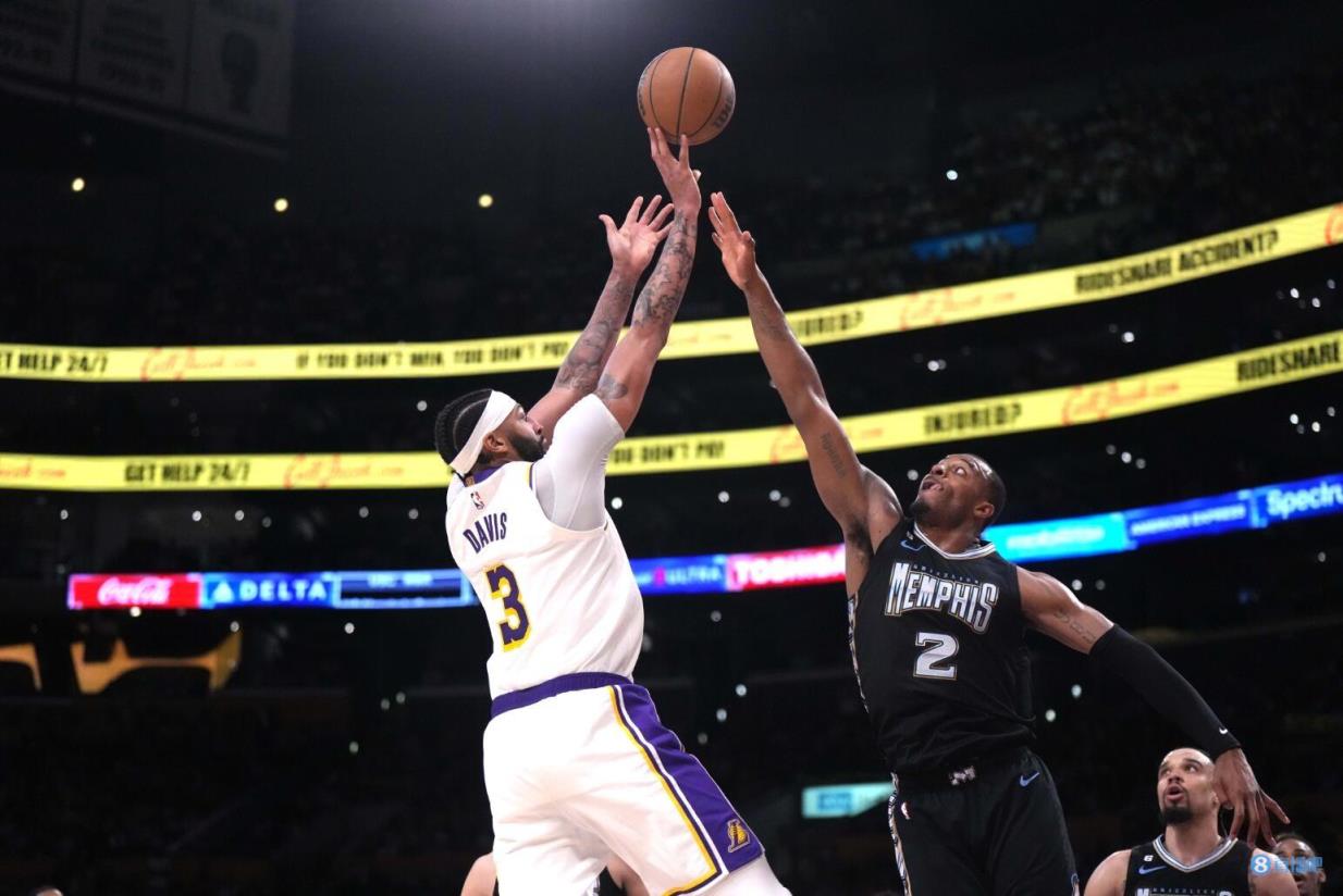 史蒂文斯谈蒂尔曼:想要一个既能单独打五又能搭档KP或伙夫的中锋