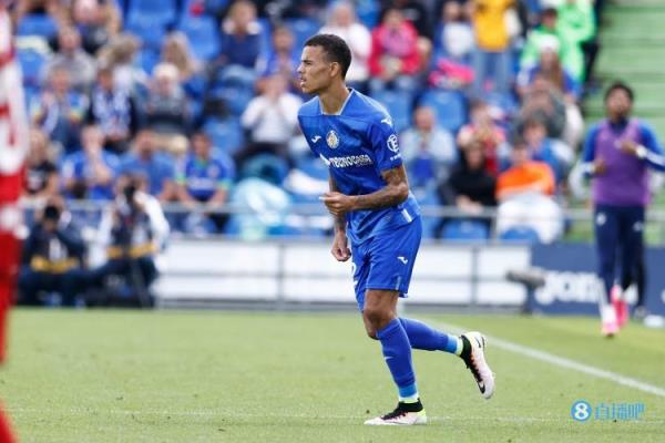 邮报:曼联高层现身巴塞罗那引发格林伍德传闻,马竞也有意他