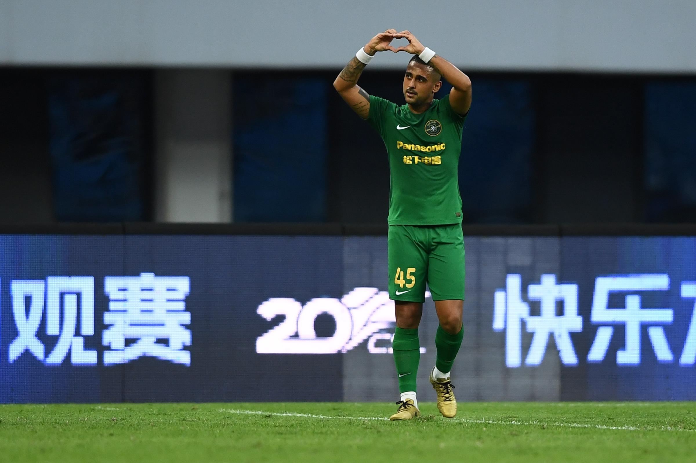 开心!莱昂纳多:在主场取得非常重要的胜利,为两个进球感到高兴