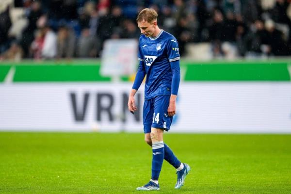 记者:利物浦引援目标拜尔选择加盟多特,正在与多特谈判