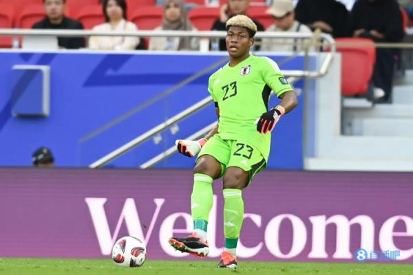 铃木彩艳谈乌龙:本拿住了球但被撞进球门里,不能再因定位球丢球