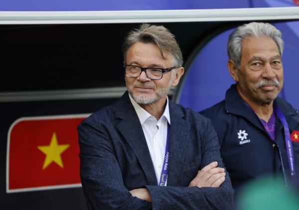 两负印尼是否该主动请辞?特鲁西埃:明天和越南足协讨论我的未来