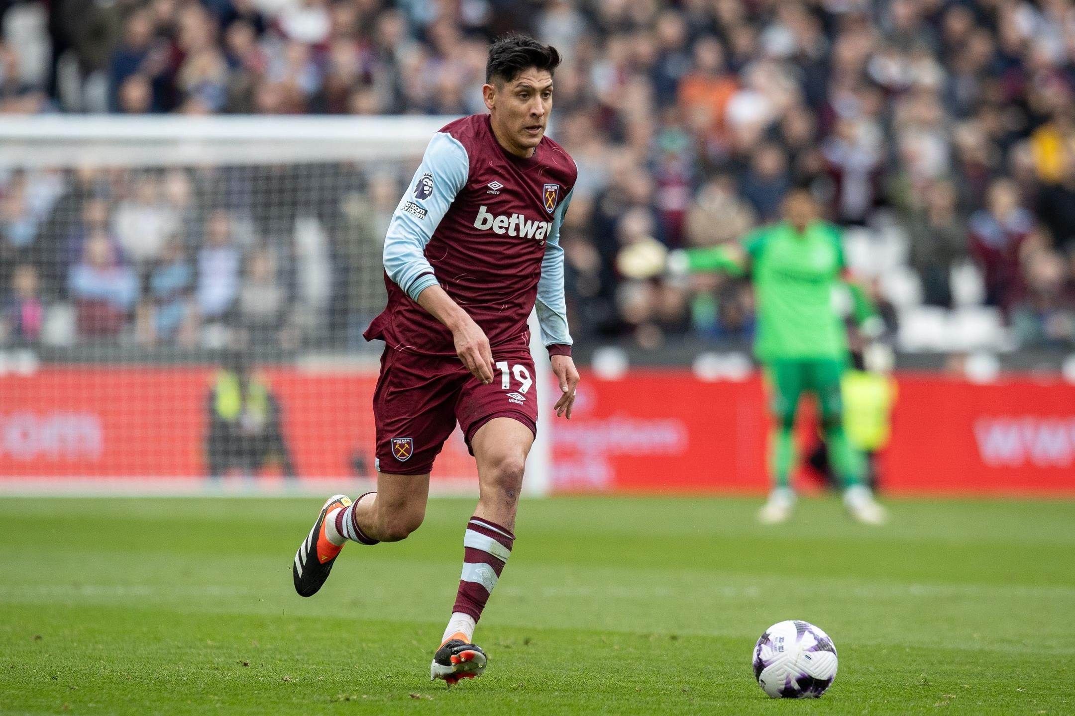 记者:曼联询问埃德森-阿尔瓦雷斯,球员估价6000万-8000万欧元