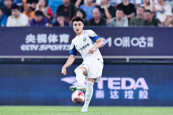 记者:津门虎管理层到医院看望吾米提江,三镇工作人员一再感谢