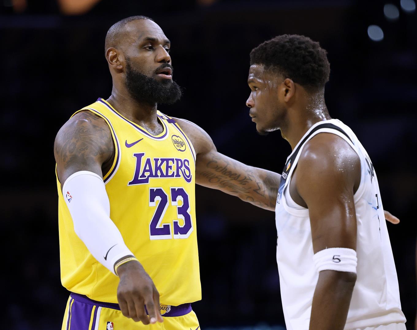 朗佐-鲍尔:不知道詹姆斯后下一个门面是谁 华子已经拒绝了